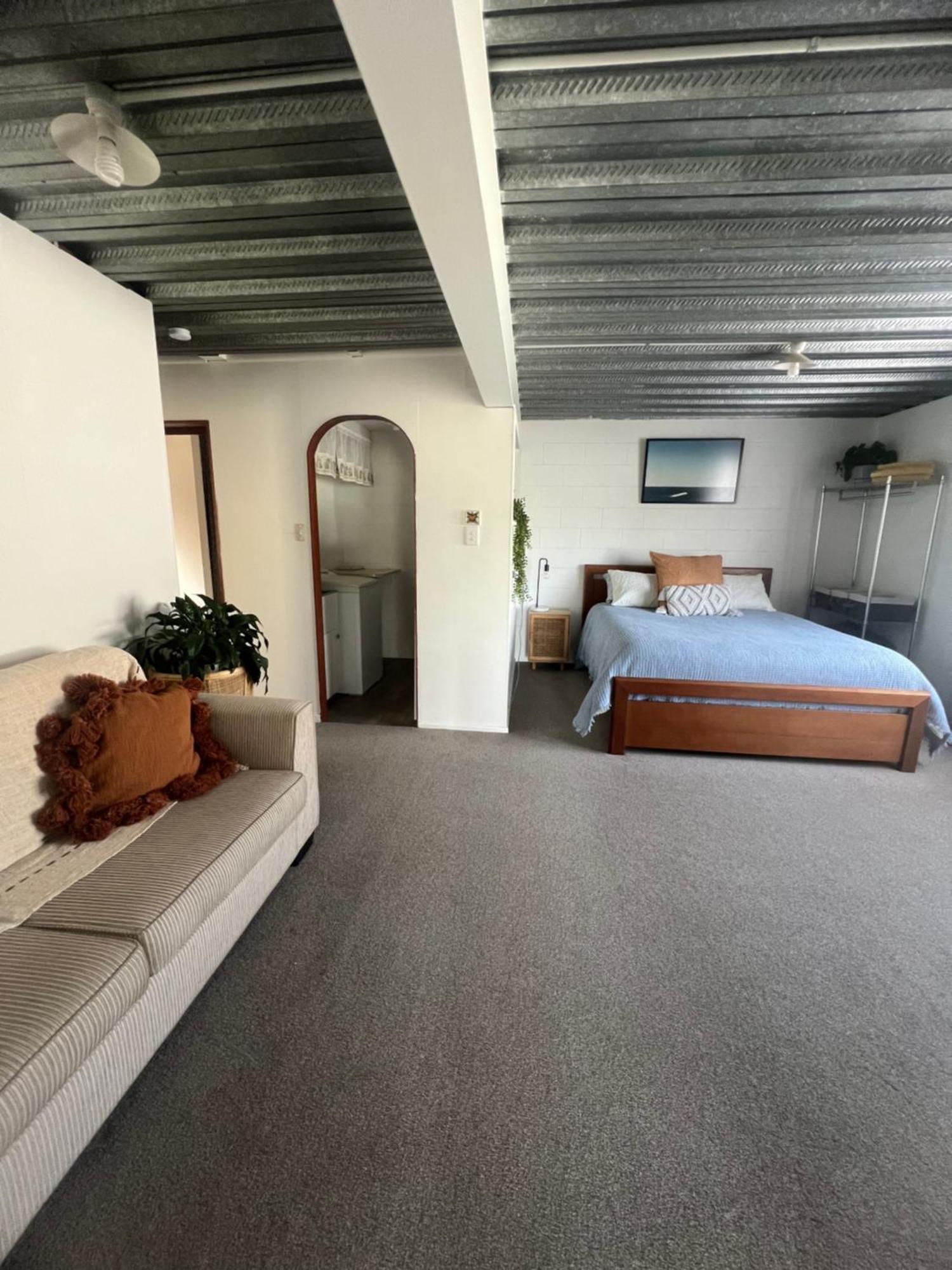 Downtown B&B Mount Maunganui Exteriör bild
